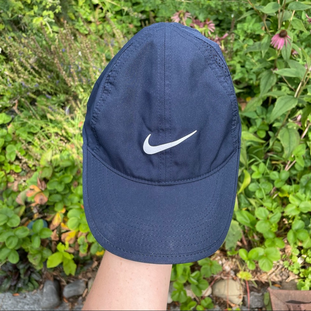 Nike Featherlight Dri-Fit Cap